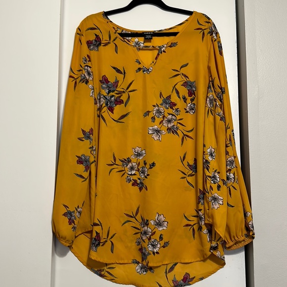 Torrid Yellow Floral Top - Picture 2 of 5
